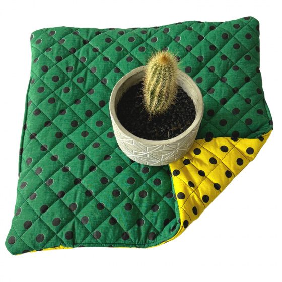 Sedák 40x40x2cm Puntík černý na Zeleném a Žlutém