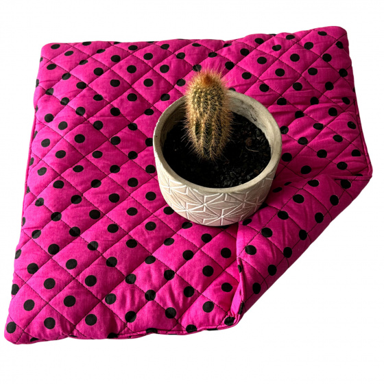 Seat cushion 40x40x2cm Black Dot on Amaranth